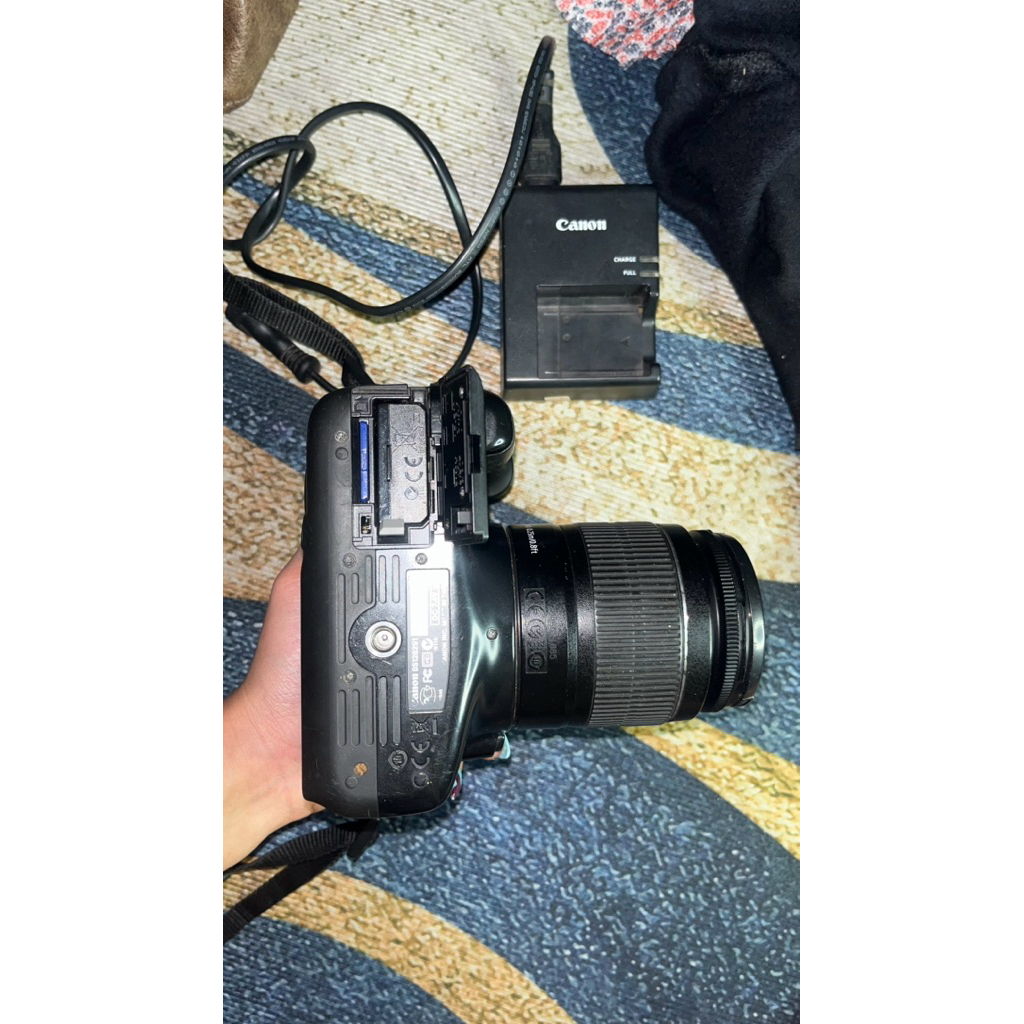 Kamera Canon 1100D