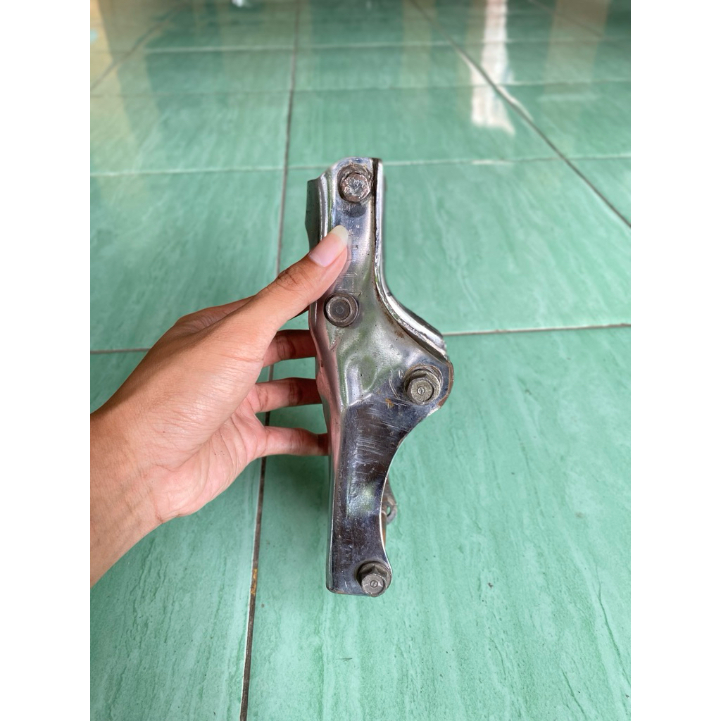 Pangkon mesin tiger revo