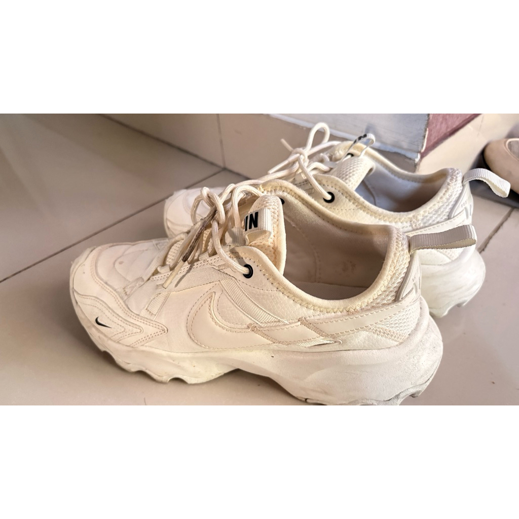 Nike TC 7900 Women's Sneakers Shoes - Sail