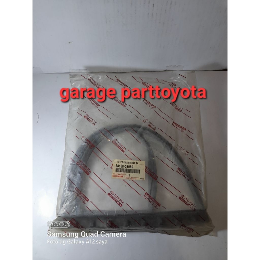 karet pelipit kaca pintu belakang avanza xenia original