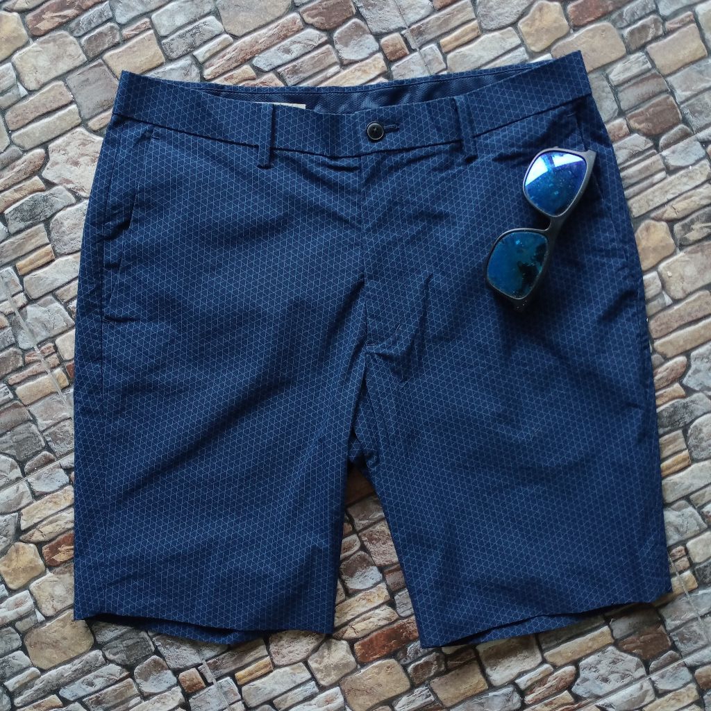 Celana pendek katun chinos UNIQLO original PL, celana pendek Golf