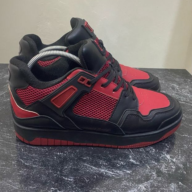 Sepatu Sneaker Pria TOMAZ Hentage, berwarna merah dan hitam, bahan kulit, size 44 insole 28 cm, Prel