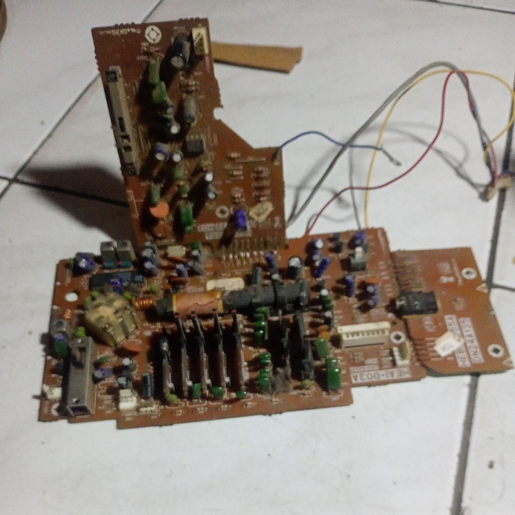 PCB radio am FM +equalizer +priamp head  copotan dari compo Polytron di jual tanpa di tes suara