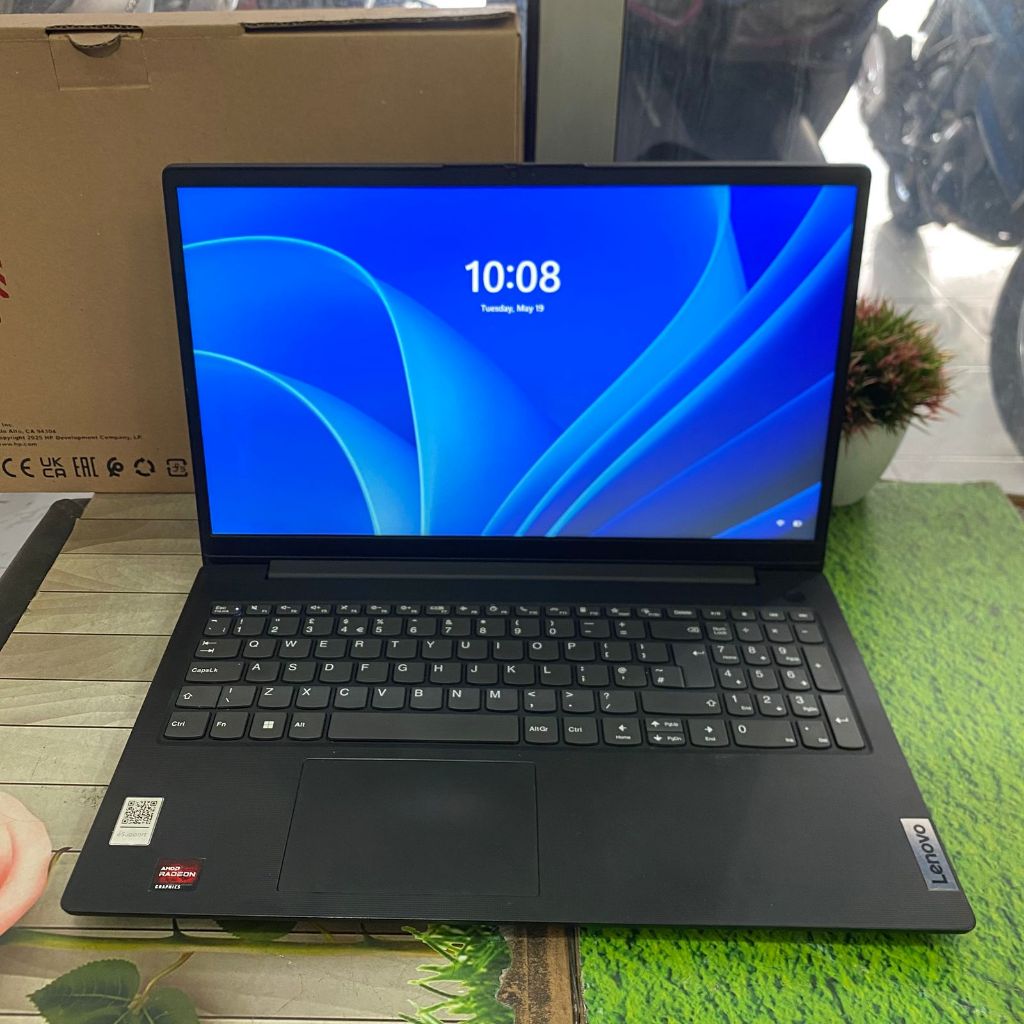 Lenovo V15 G2 ALC Ryzen 5-5500U 12GB 256GB+500GB 15,6" FHD Windows 11