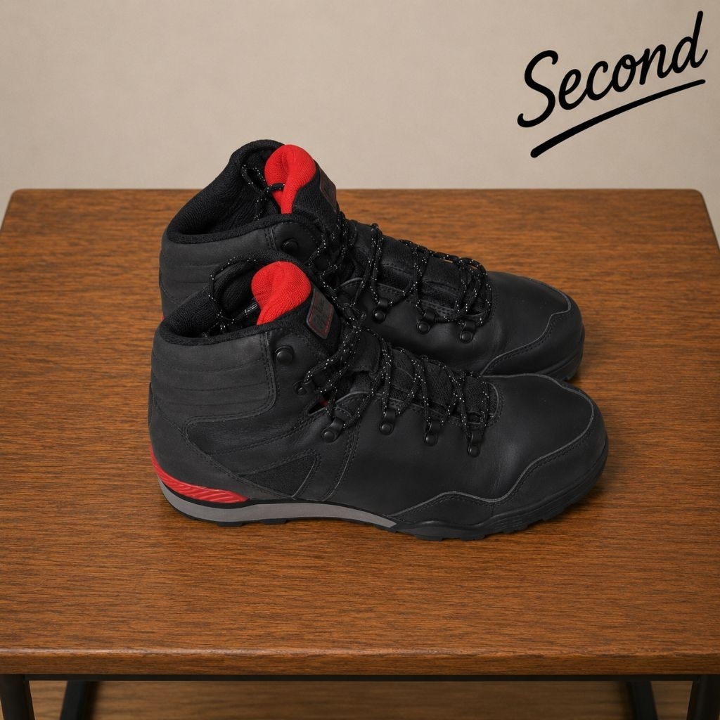 Sepatu Reebok Arctic Ready Pria Size 42 (27 cm) Black Grey Red – Preloved