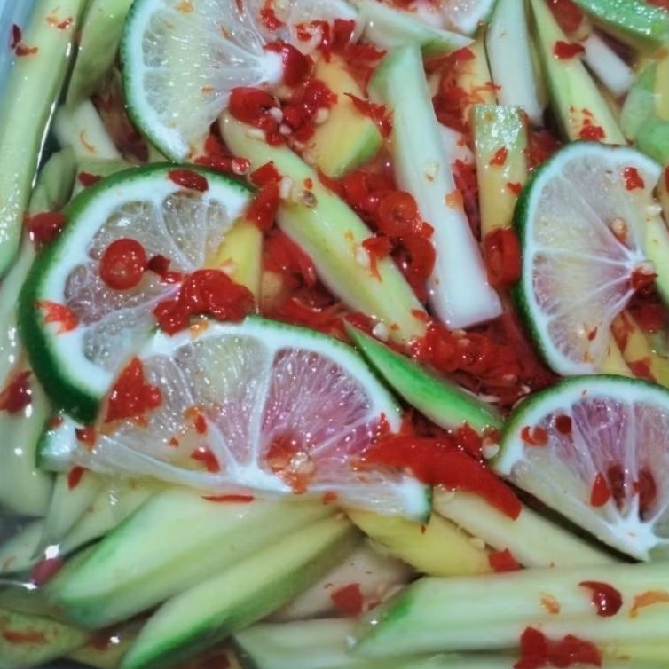 ASINAN MANGGA MUDA MANISAN BUAH MANGGA SEGAR