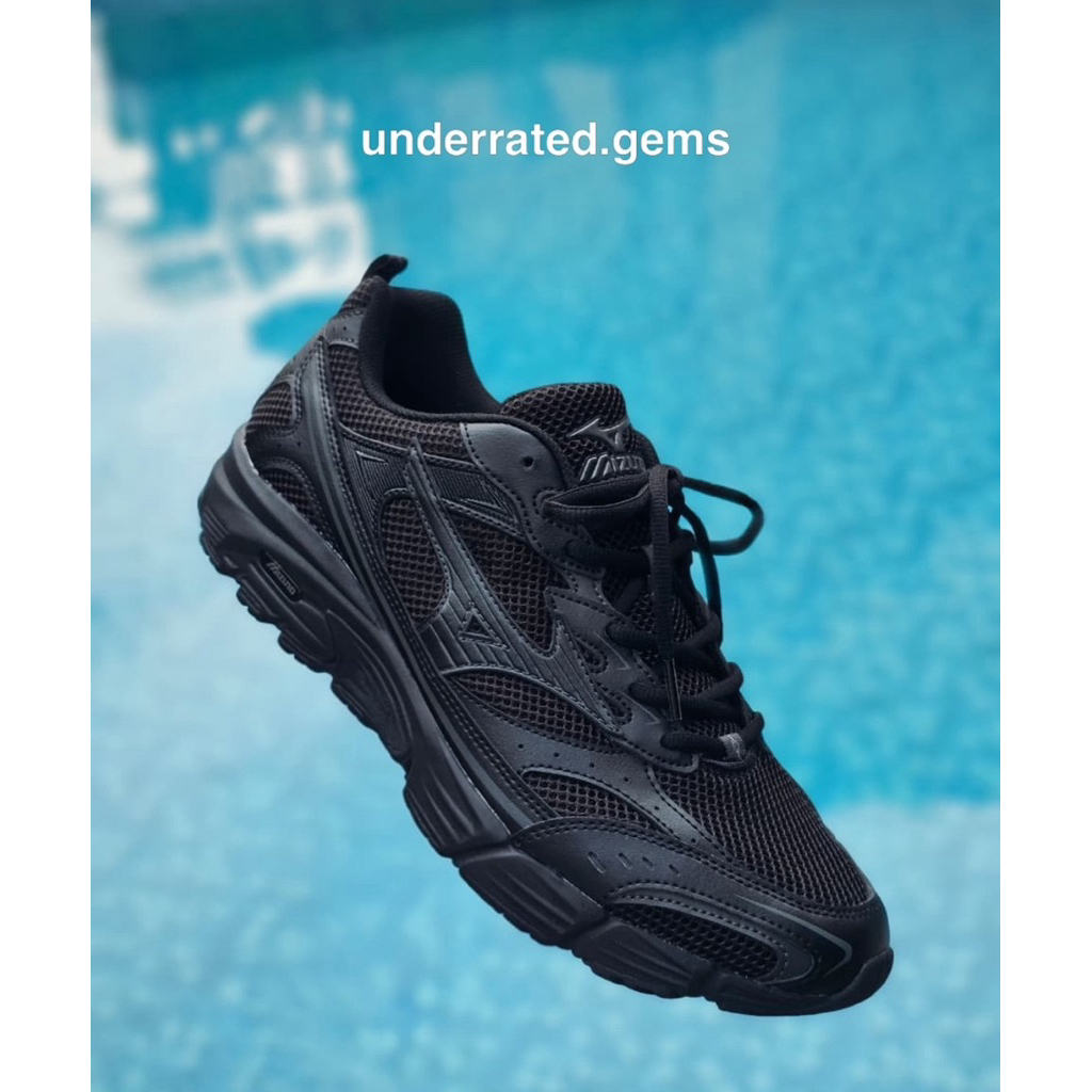 mizuno MXR full black Original