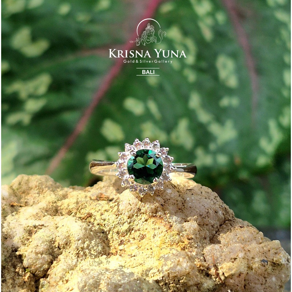 Natural Green Quartz & Cubic Zirconia Silver Ring
