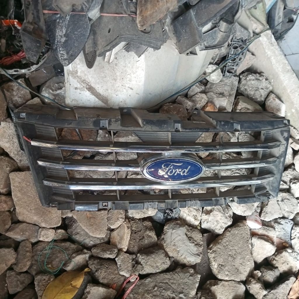 grill bemper Ford Everest