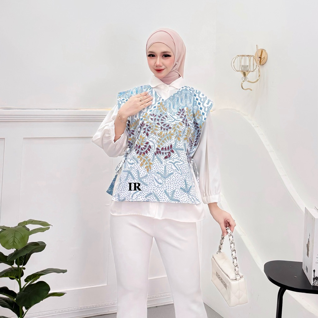 Vest Rompi Batik Wanita Motif Bolak Balik Vest Rompi Batik Wanita (Parang Daun)