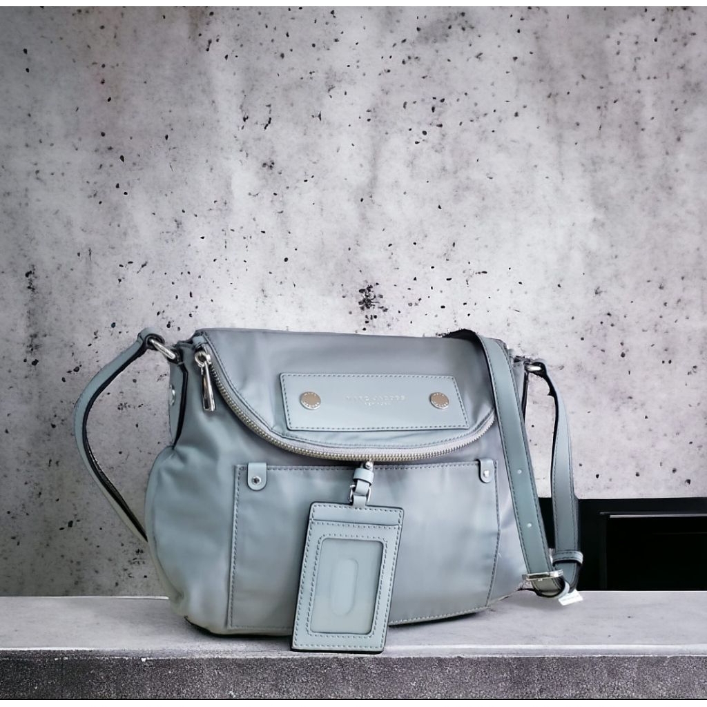 *Ready MJ preppy nylon messenger. M0014625. Rock Grey