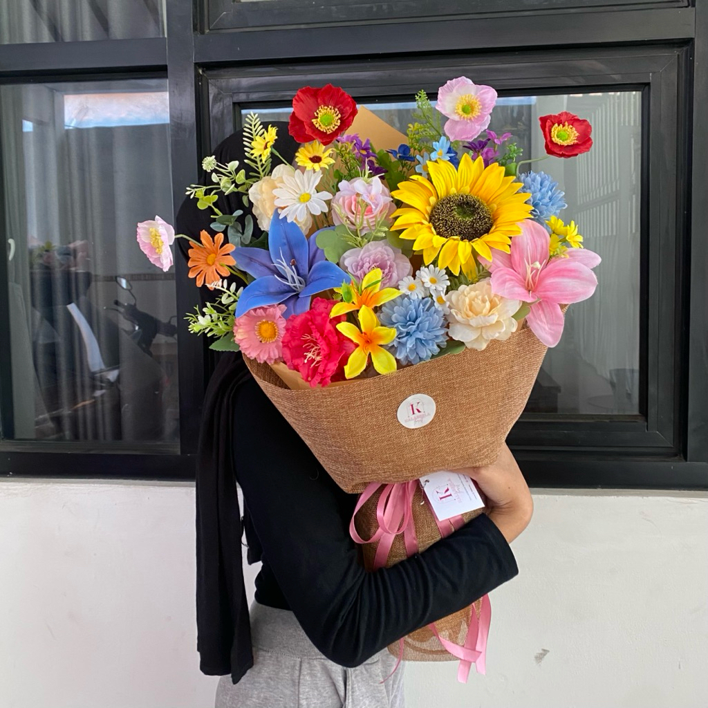 Thumbelina bouquet by Kalabeela Florist / bucket wisuda / bouquet bunga / buket bunga artificial / b
