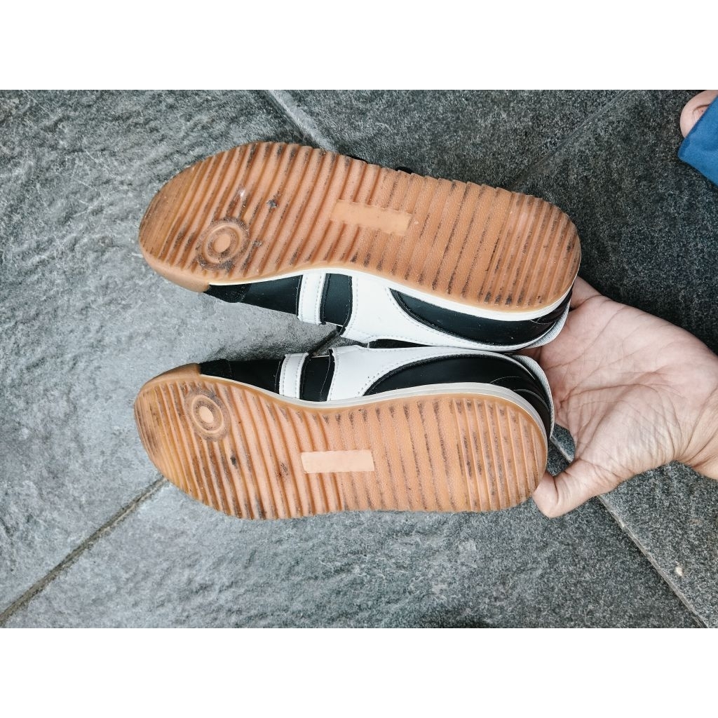 sepatu club culture