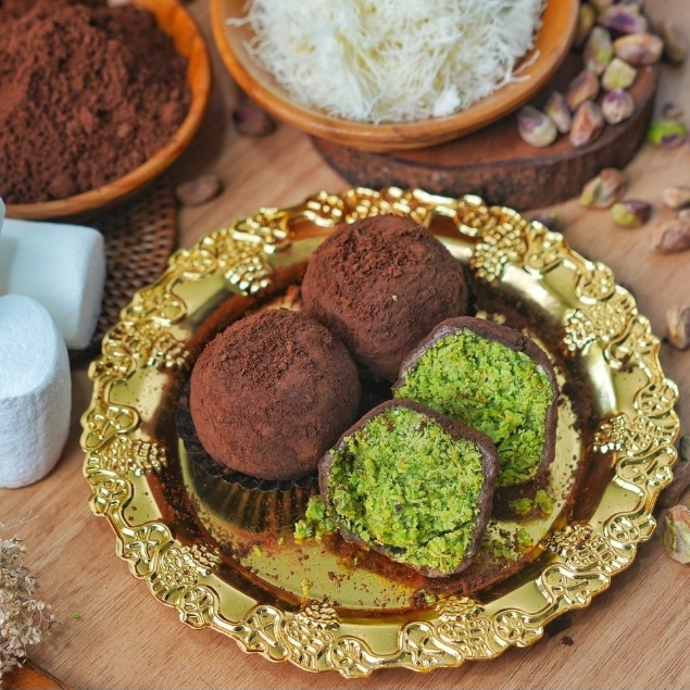 DubaI Chewy Cookie Milbona part of Orilla Bakery