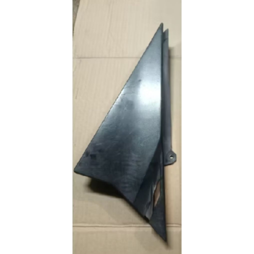 cover bok aki KANAN YAMAHA VIXION NEW 1PA bekas ori