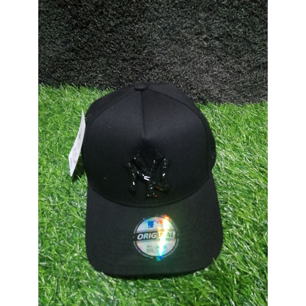 Topi unisex logo NY plat besi diamond full black