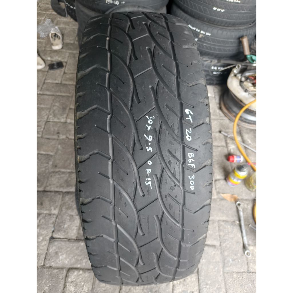 Ban Mobil bekas garitan GT Radial SAVERO AT PLUS 30 x 9.5 R15. Belum ada tambalan tahun pembuatan 20