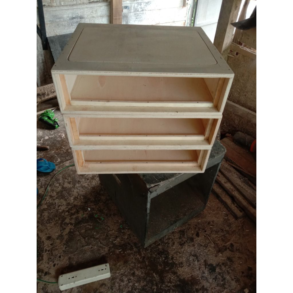 BOX POWER CA 10 TANPA PLAT POTONGAN bahan triplek 12 mm