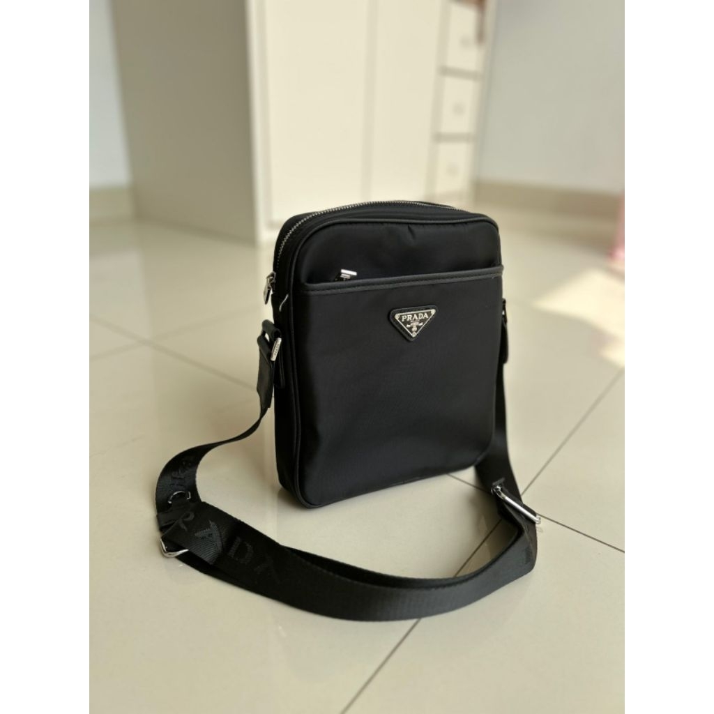 TAS SELEMPANG PRIA WANITA NYLON PREMIUM SLING BAG HITAM TAS KERJA TAS CASUAL TAS TRAVEL BONUS MINI P