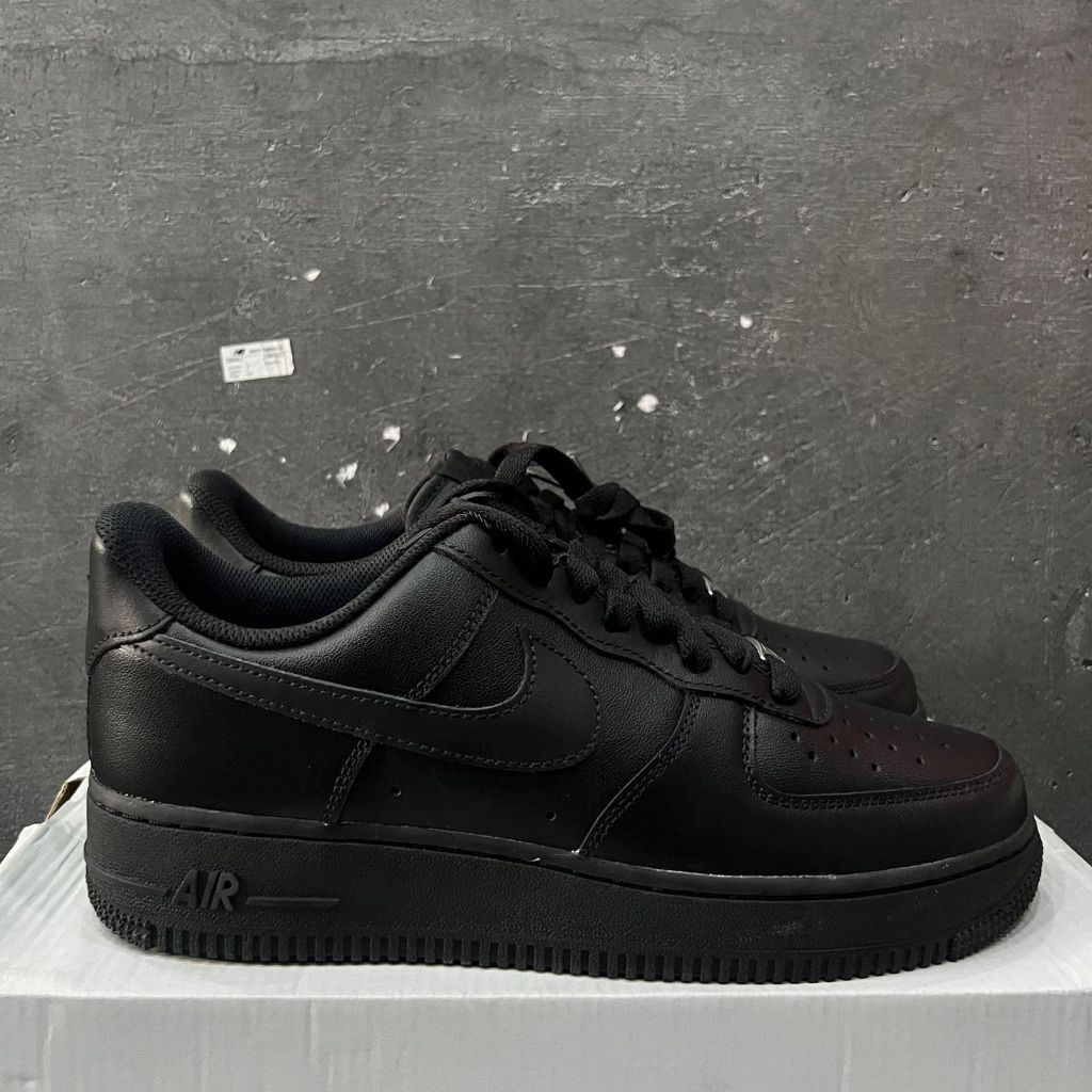 Hitam-Hitam (AF 1 07')