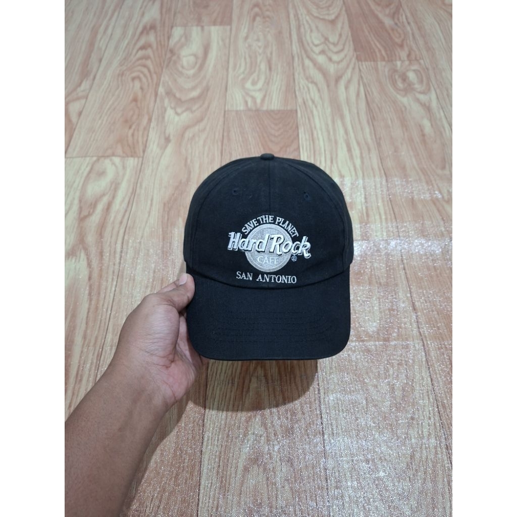 topi hard rock cafe
