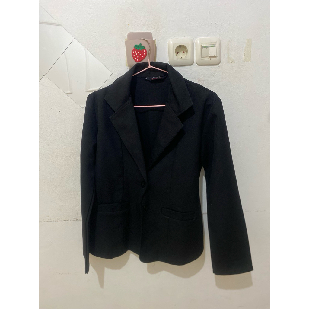 preloved jas hitam wanita sekali pakai untuk sidang skripsi atau foto
