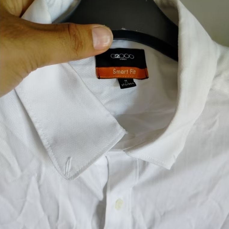 kemeja pria SIZE M Stretch putih g2000
