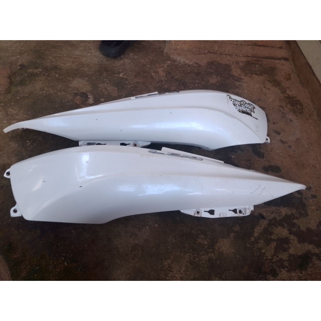 Cover Body Samping Belakang Yamaha Lexi 125 set kanan kiri original