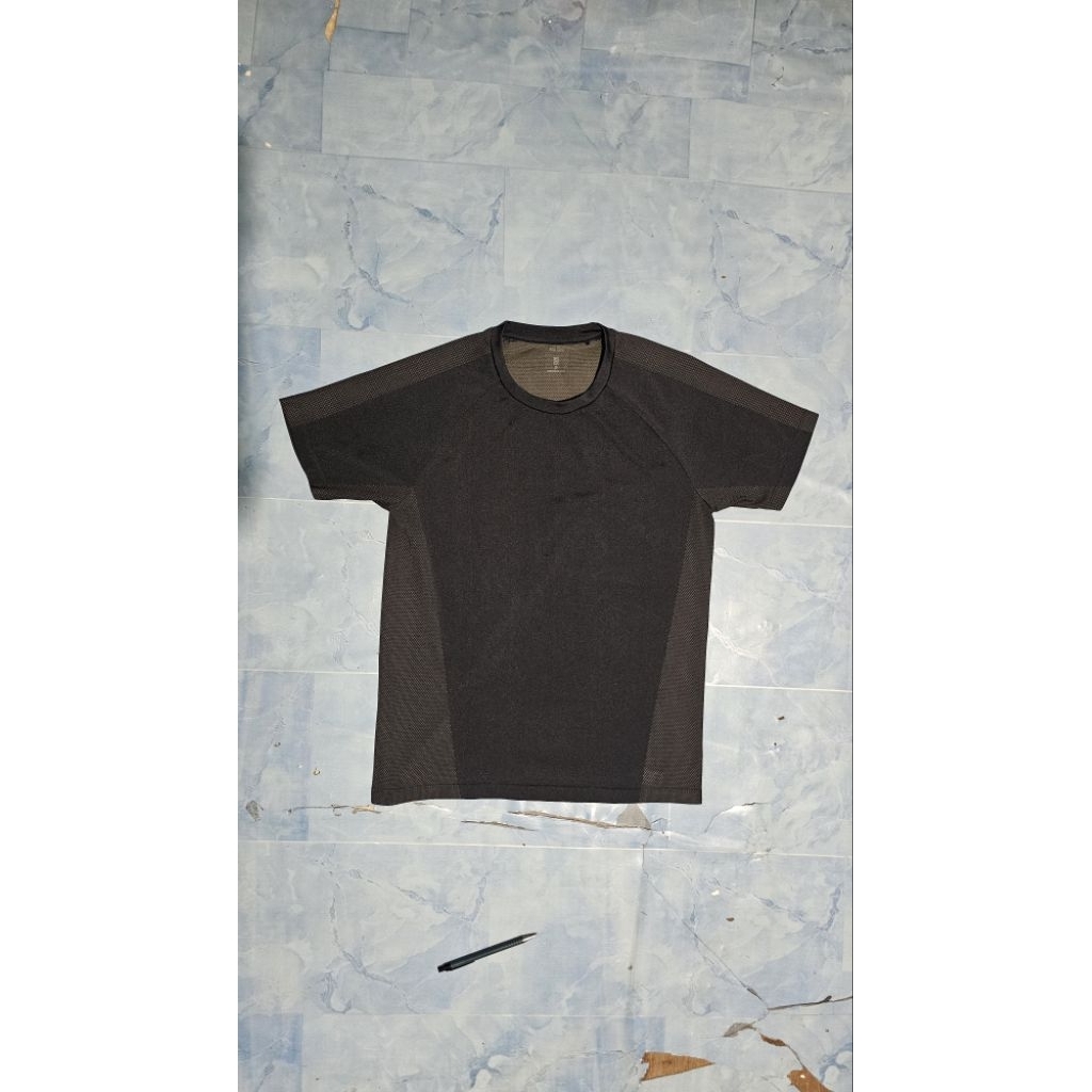 Koas Olahraga Uniqlo Dry Ex