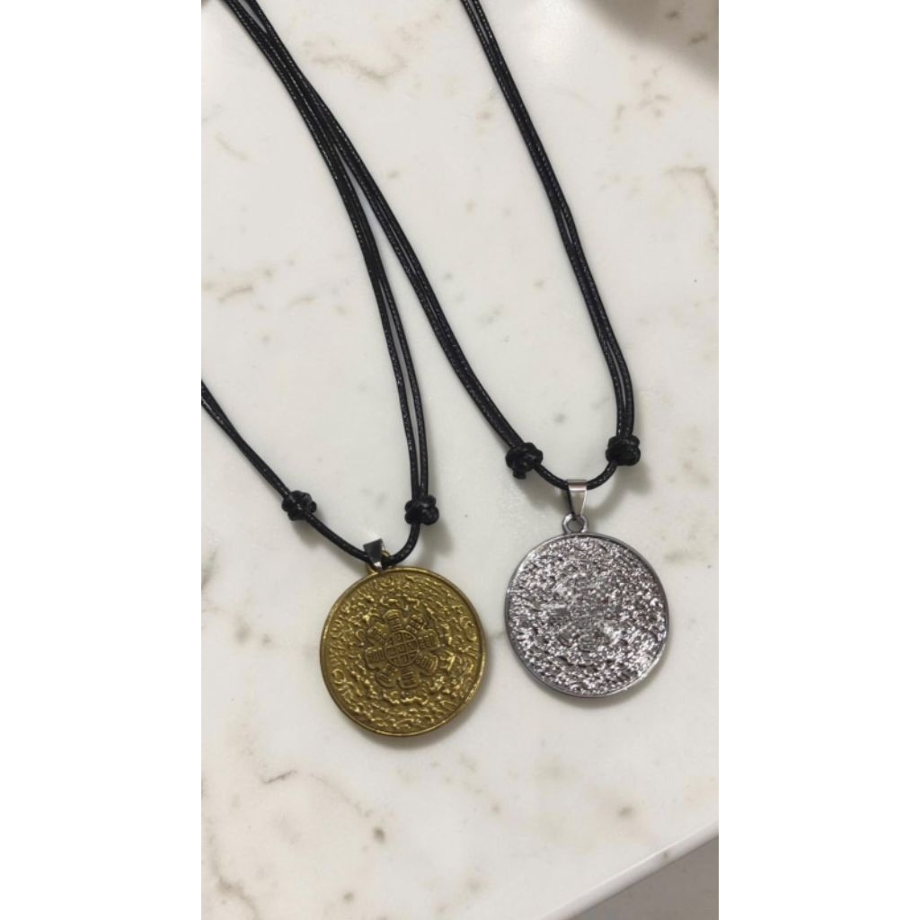 Kalung Tali Liontin Koin Kuno Thailand Jimat Keberuntungan Lucky Metal Gaul Import Fashion Pria Wani