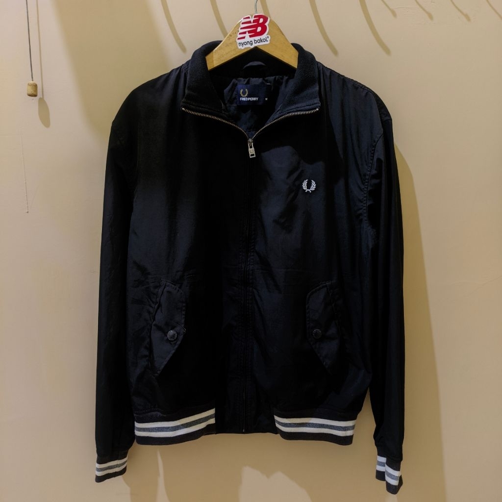 jaket fred perry sz M
