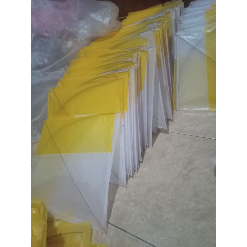 layangan sukhoi Standar kertas minyak polos isi 100 pcs