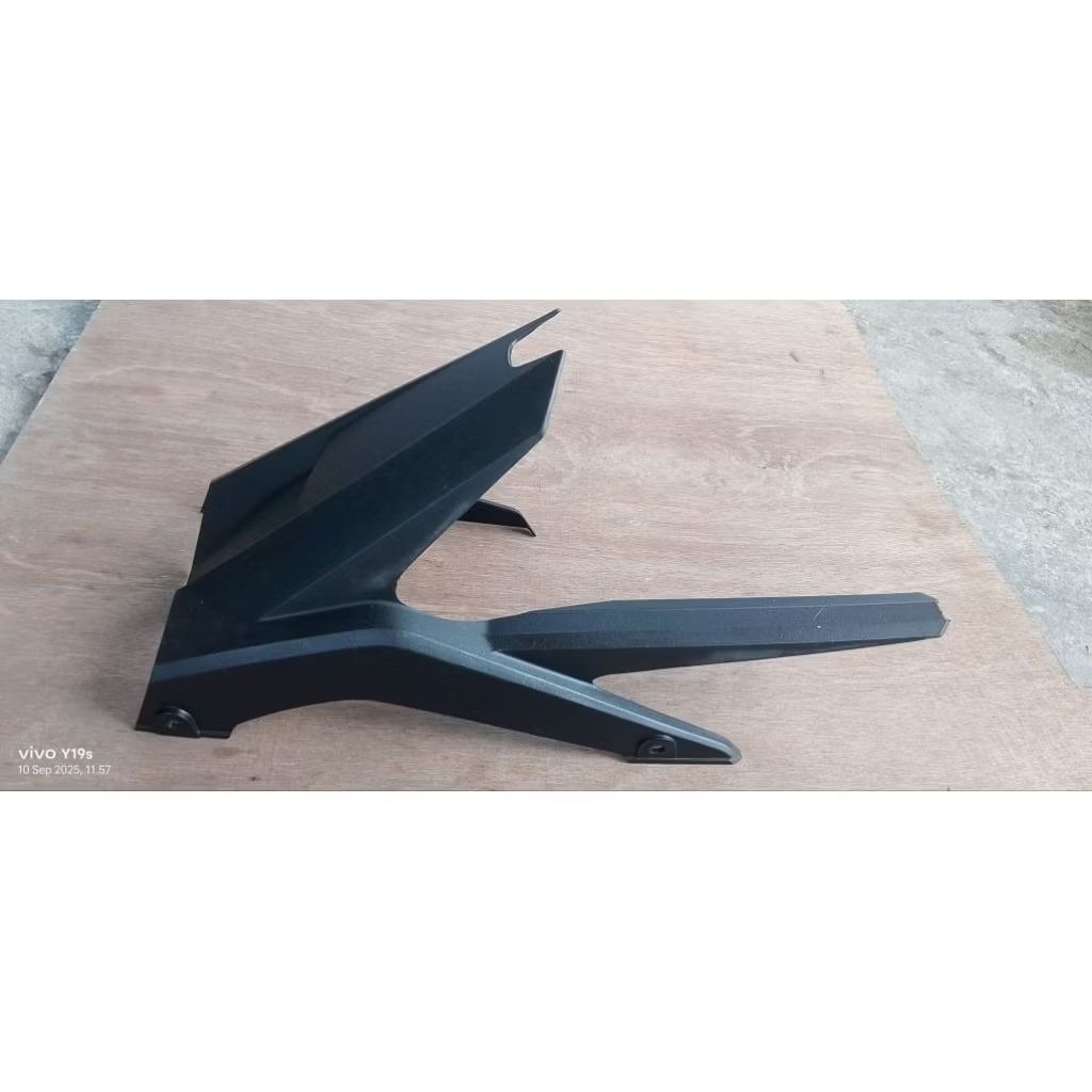 Cover Tutup Rantai CBR 150 R Facelift Ori Copotan Motor
