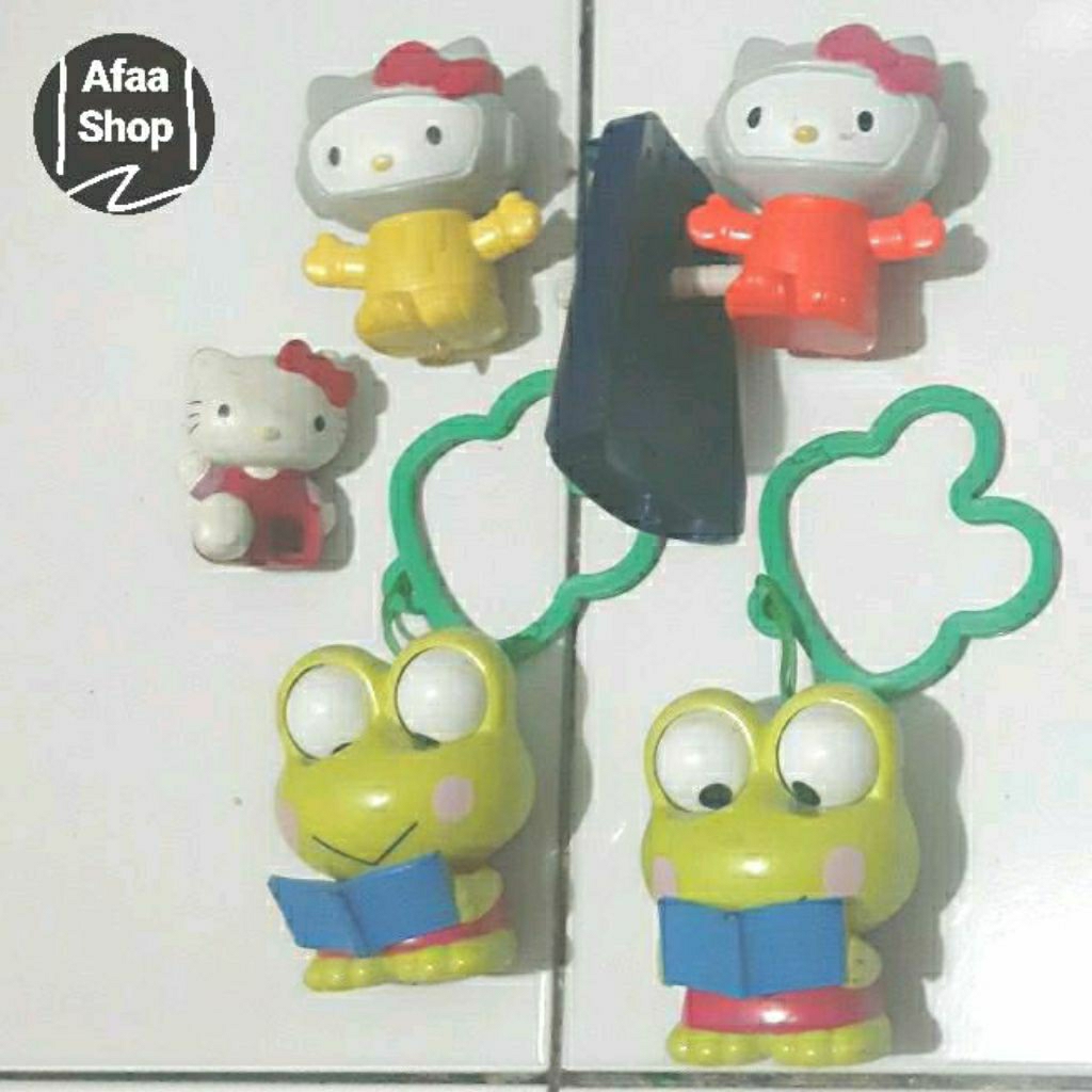 Mainan preloved happy meal mcd 2016 hello kitty orbit space sanrio dan chaki kids meal kfc kero kero