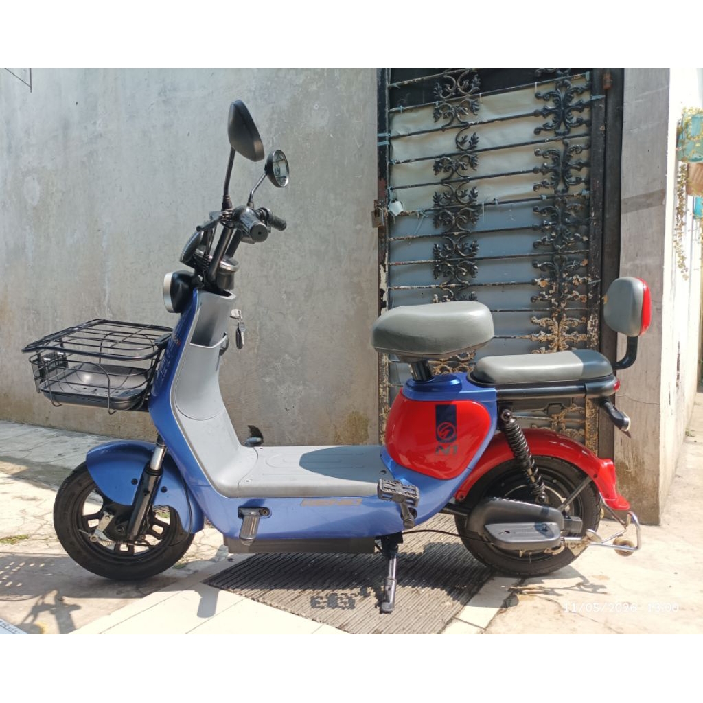 sepeda listrik genio N1 600watt (second) + hp poco c71 second