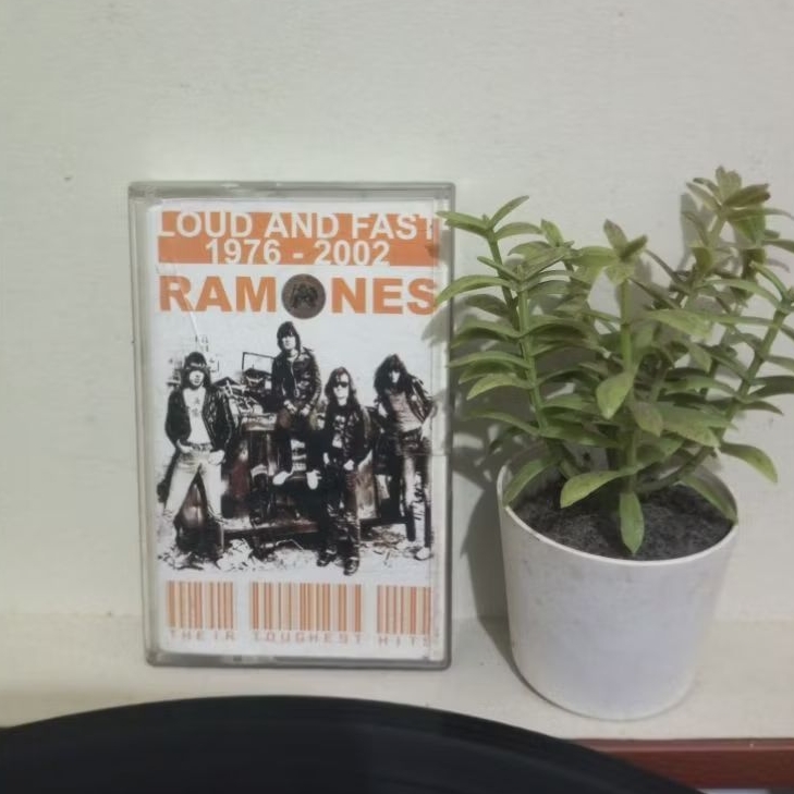 Kaset pita Ramones