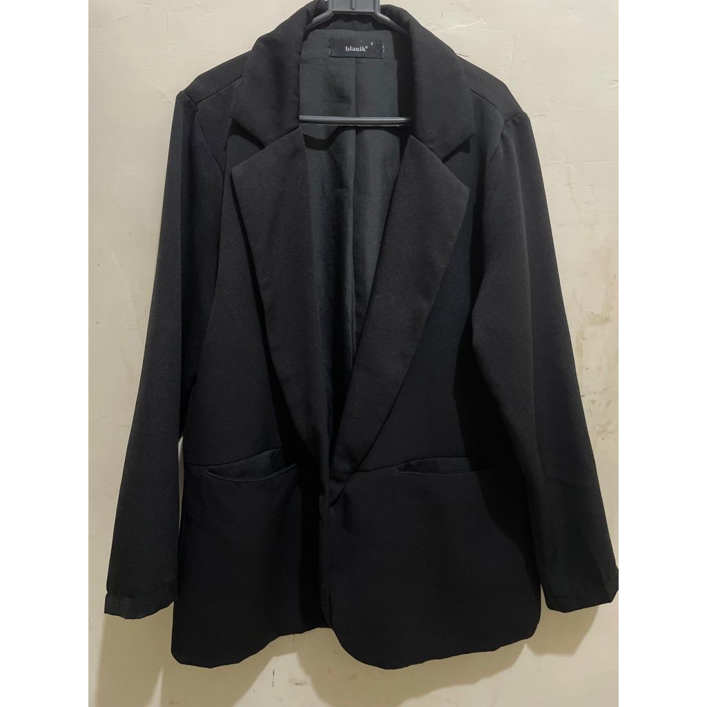 BLAZER HITAM PEKAT SAKU AKTIF