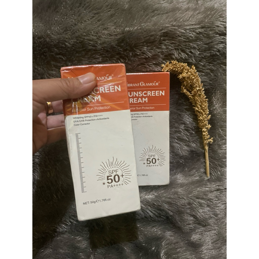 VIBRANT GLAMOUR SUNSCREN CREAM SPF 50+ PA++++