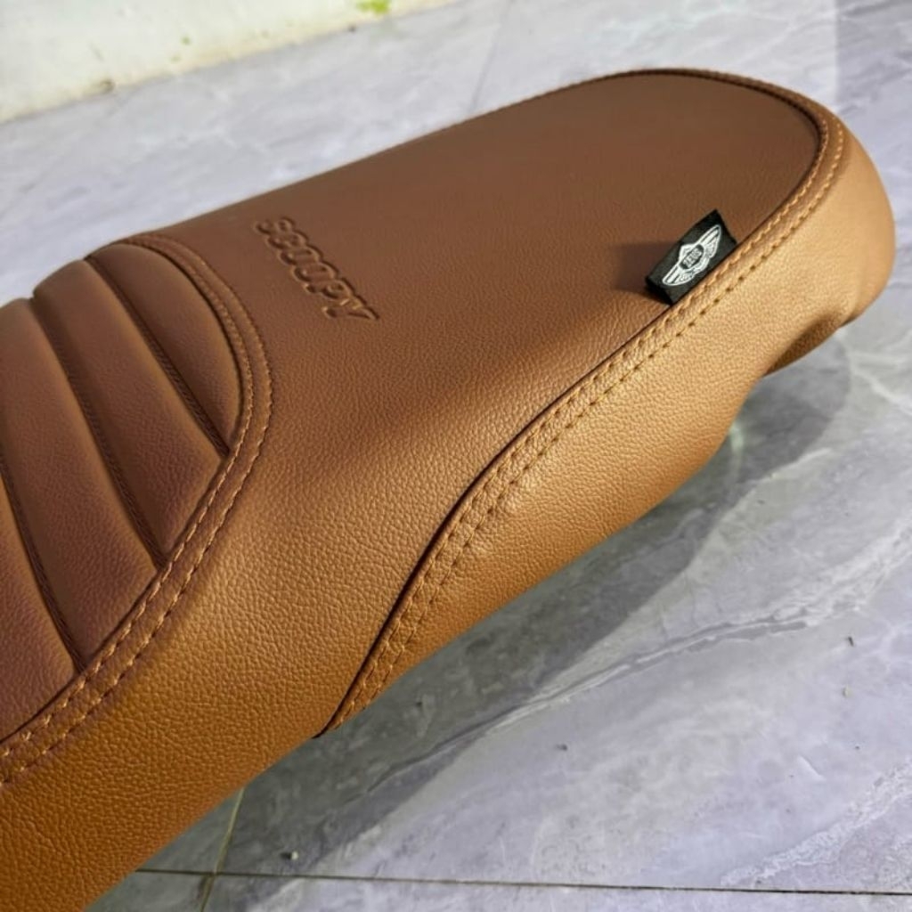 Kulit jok motor scoopy caferacer ( PAKAI STAPLES )