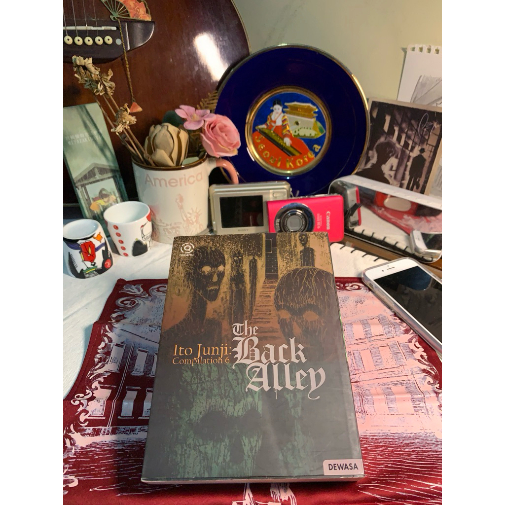 Preloved Komik The Back Alley - Junji Ito