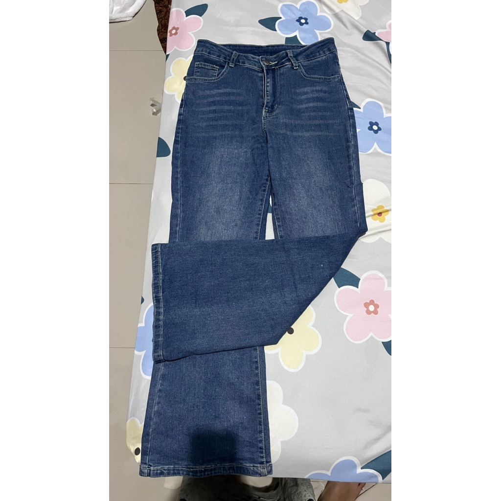 lulu jeans