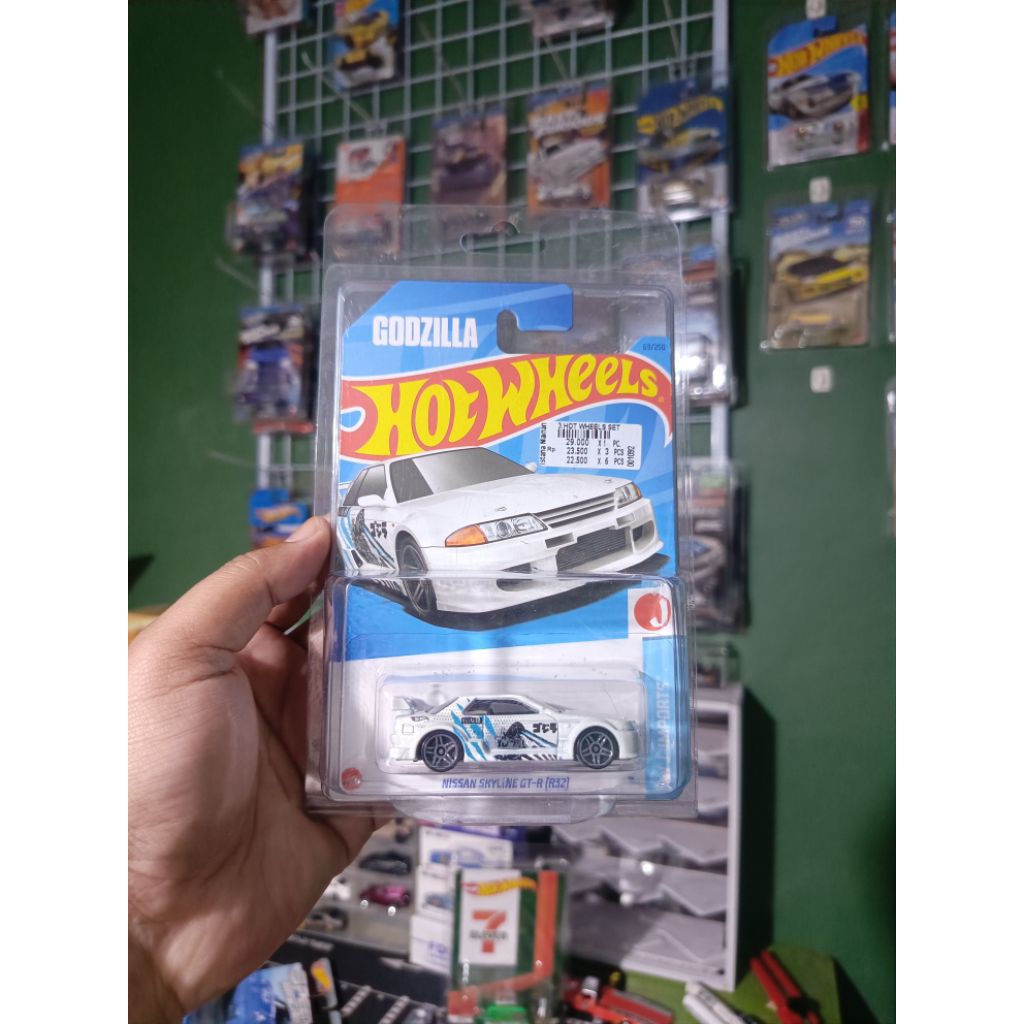 Hotwheels Godzilla R32