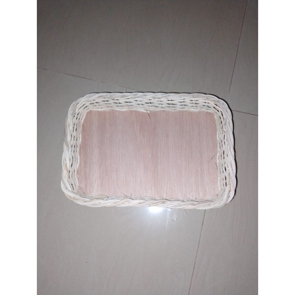 Nampan anyaman rotan