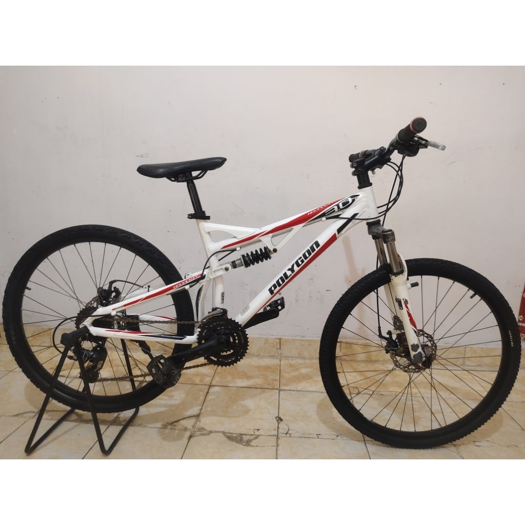 Sepeda Gunung Polygon Broadway 3.0 ban 26 (bekas pakai)