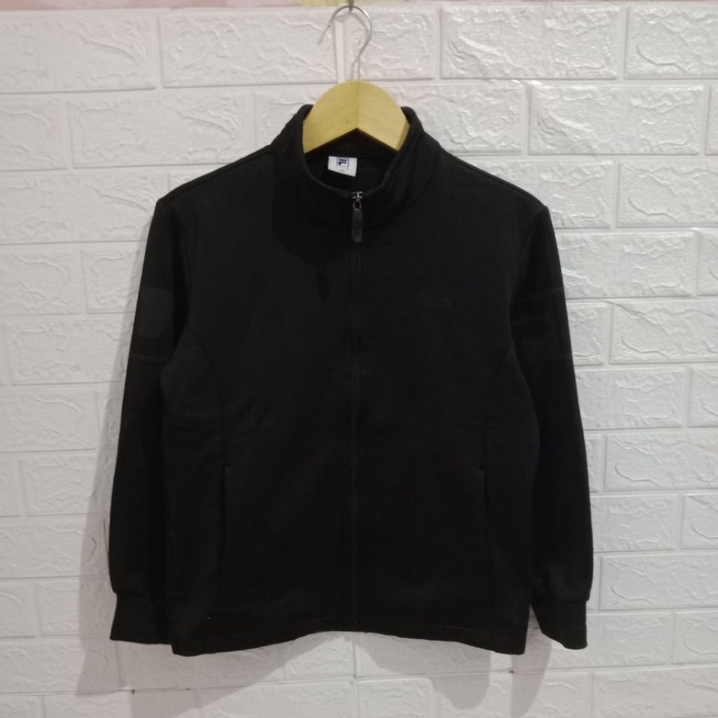 Tracktop anak FILA hitam size 145/LD 96 P 57