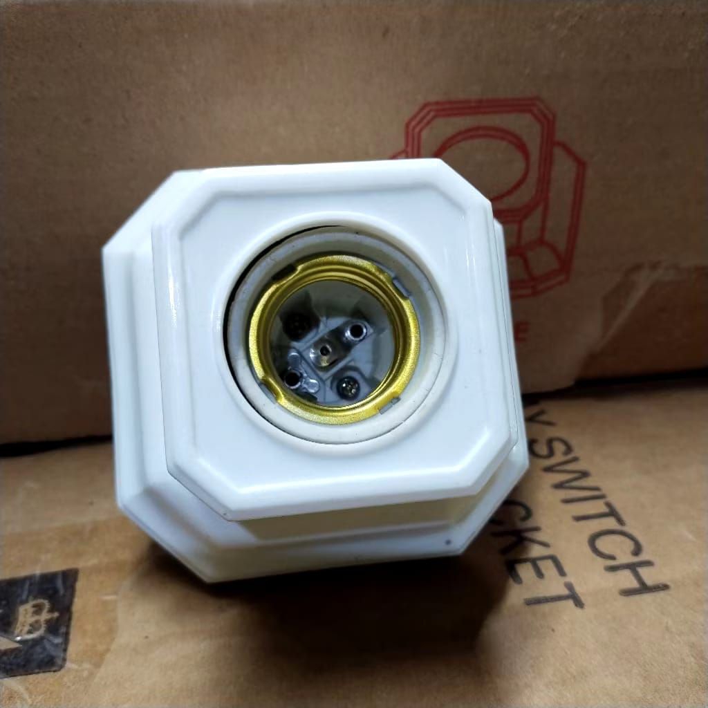 FITTING LAMPU PLAFON E27 MEREK: NIKO