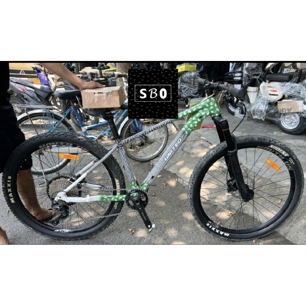 United Clovis 8 2020 Free Ongkir Pulau Jawa dan Bali