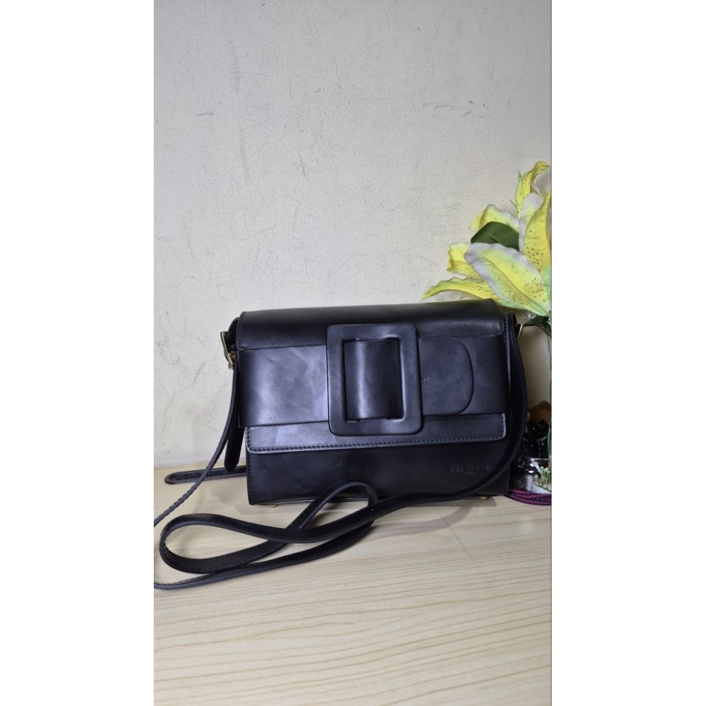 Tas sling bag Kulit Asli Frederic paris Preloved