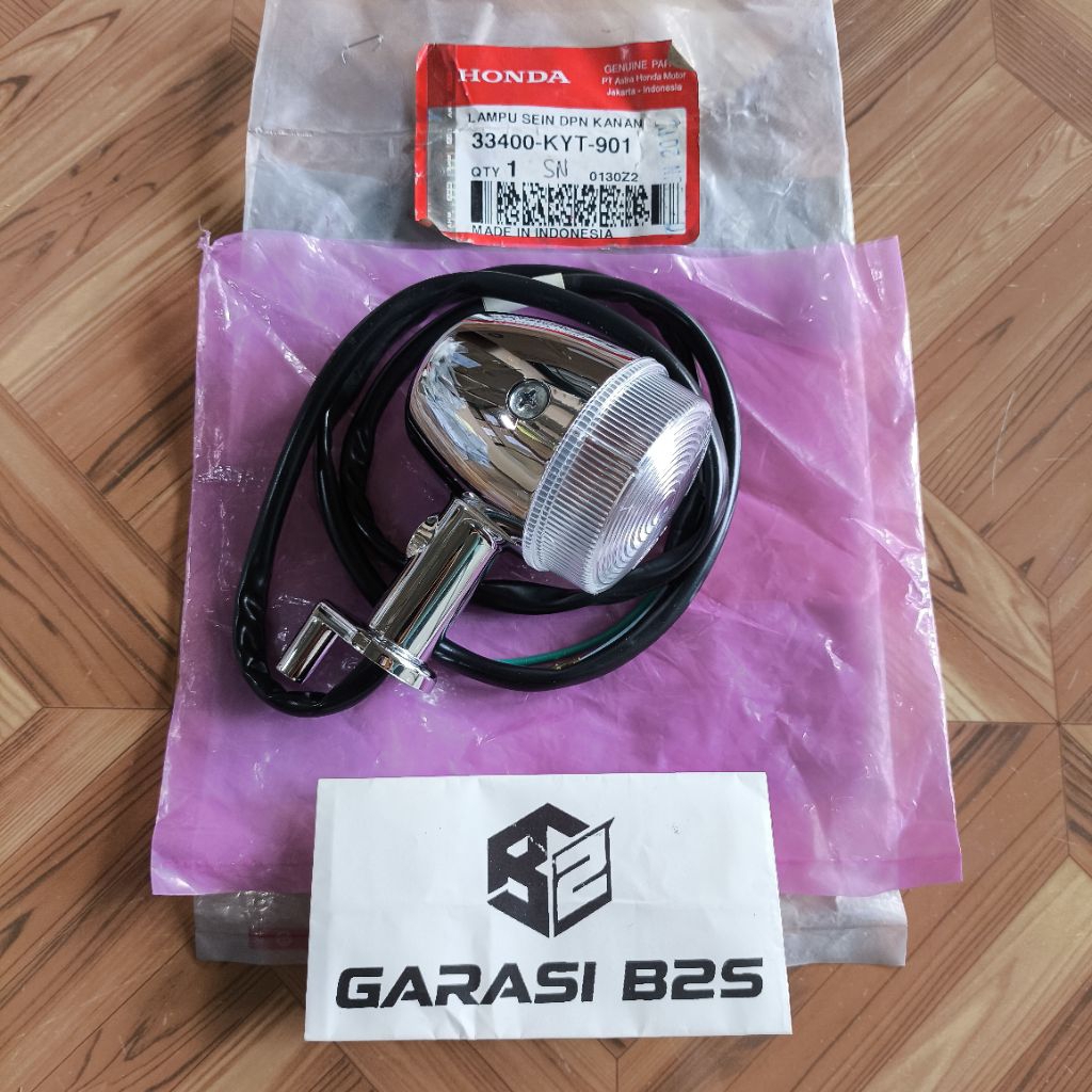 33400-KYT-901 Lampu Sein Depan Kanan Assy Scoopy Karbu Lama Original AHM