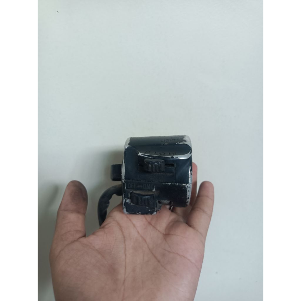 holder kanan gl 100/125 original